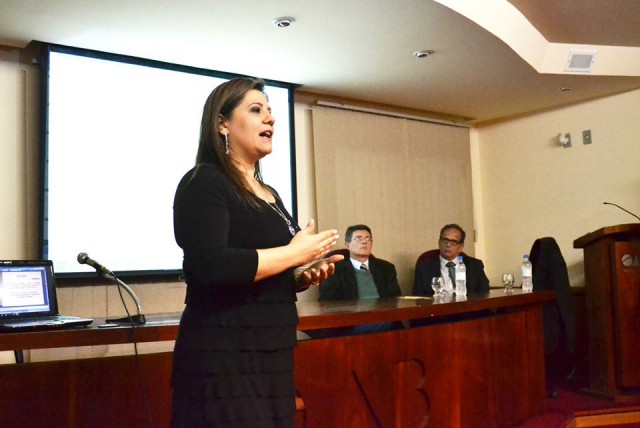 Drª Regina Pereira Soares  falou sobre as recentes alterações da Jurisprudência Trabalhista em matéria de execução.